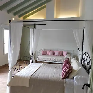 la-casa-de-la-huerta-stylish-family-cottage-in-malaga.es-andalucia.com/